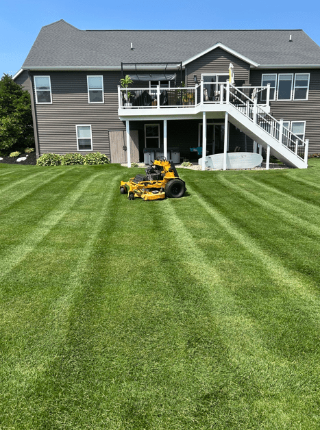 Discover time-saving, cost-effective seasonal ground maintenance that delivers results. Trust Cut & Trim today