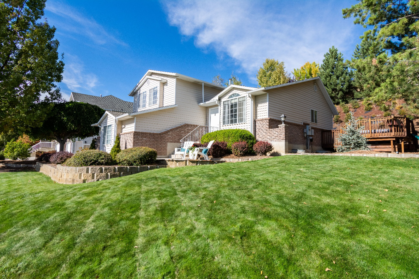  The finishing details of residential lawn care give every property a clean, well-kept appearance.