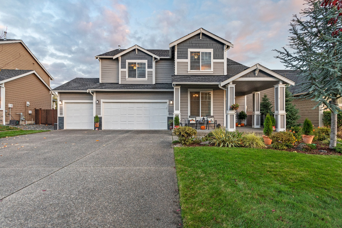 A beautiful lawn comes from consistent trimming, cleanup, and attention to detail.