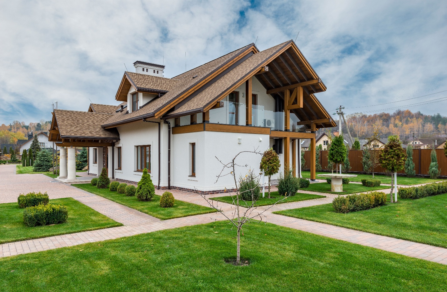 Cut and Trim keeps your Grand Rapids lawn on schedule, vacation or not.