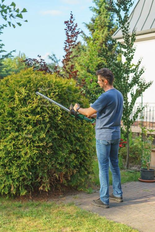 Careful trimming is part of the quality that homeowners notice.